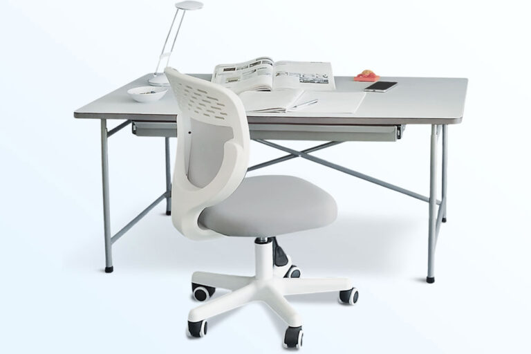 Kinderschreibtisch PREMIUM im Set mit Stuhl TADO / SALTO Kindermöbel München / inspiriert von Eiermann-Tisch / Freisteller