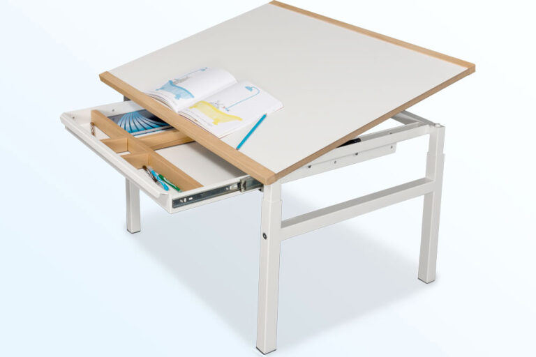 mitwachsender Kinderschreibtisch KUBIKO / SALTO Kindermöbel München