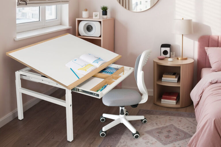 mitwachsender Kinderschreibtisch KUBIKO / SALTO KIndermöbel München