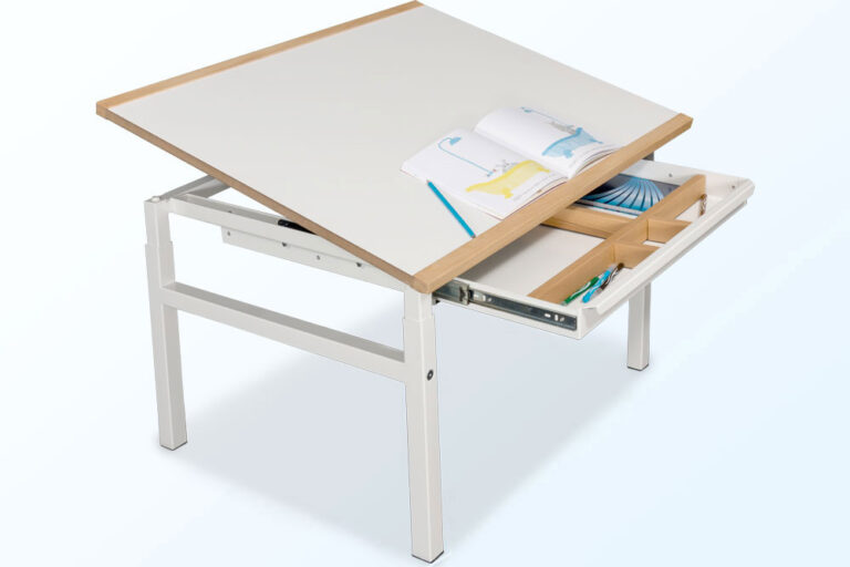 mitwachsender Kinderschreibtisch KUBIKO / SALTO Kindermöbel München