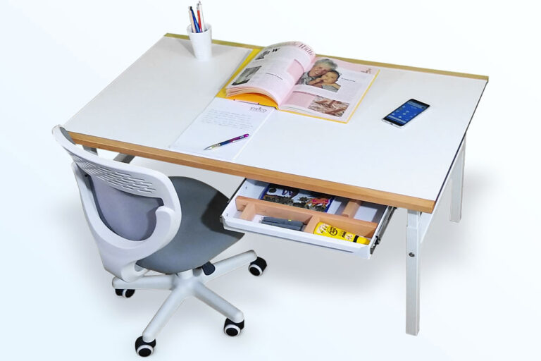 Kinderschreibtisch Kubiko-XL mit Kinderstuhl TADO / SALTO Kindermöbel München