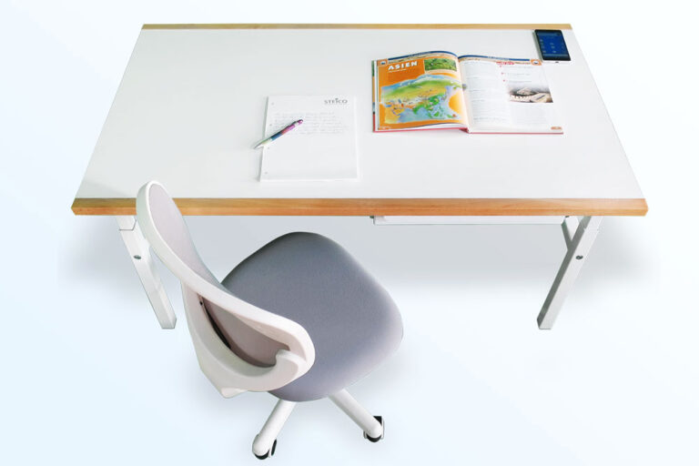 Kinderschreibtisch Kubiko-XL mit Kinderstuhl TADO / SALTO Kindermöbel München