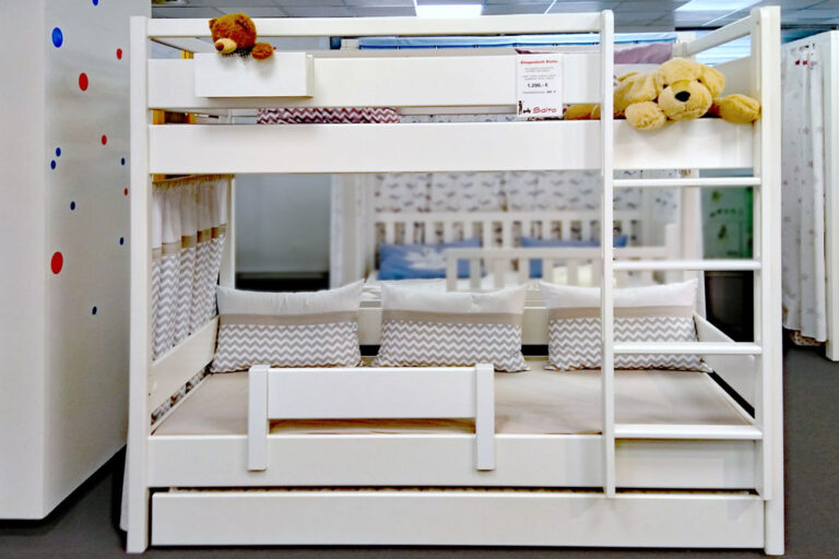 Kinderbett KINTO / Etagenbett mit Schublade / Buchenholz weiß lackiert / SALTO Kindermöbel München