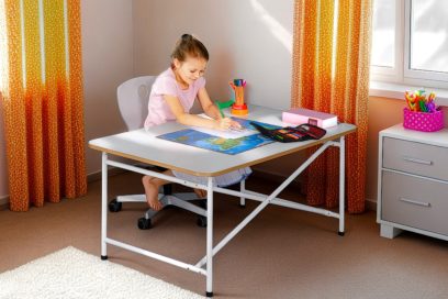 mitwachsender Kinderschreibtisch KINTO / SALTO Kindermöbel München / gallery / Eiermann